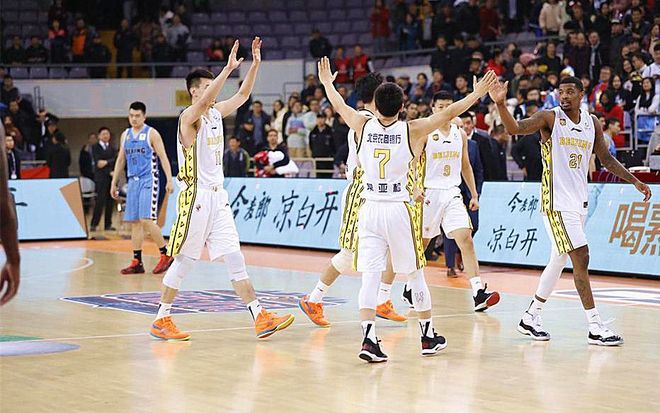 福建队客场大胜河南，豪取四连胜，引发热议