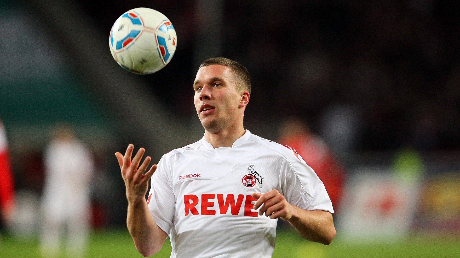 佩德里跨越半球的魔术，一场友谊赛如何折射出足球未来与当下的碰撞